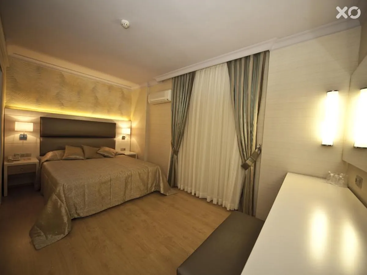 Grand Faros Hotel