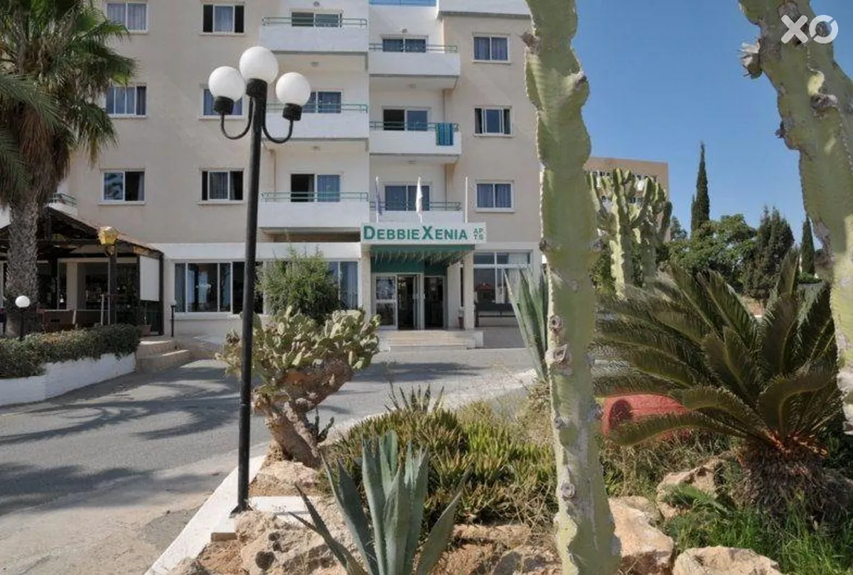 Debbie Xenia Hotel Apartments