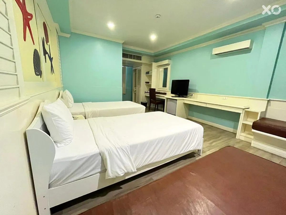 B Buri Hotel