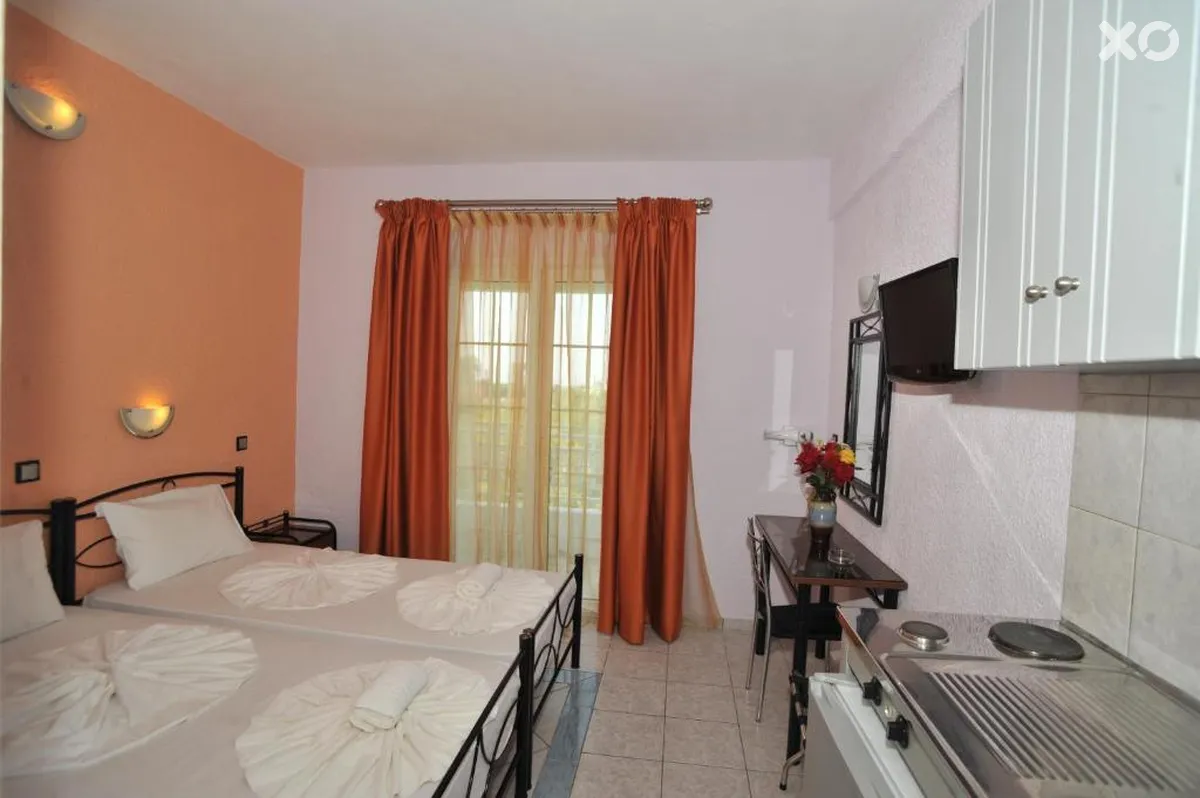 Evelin Hotel & Studios