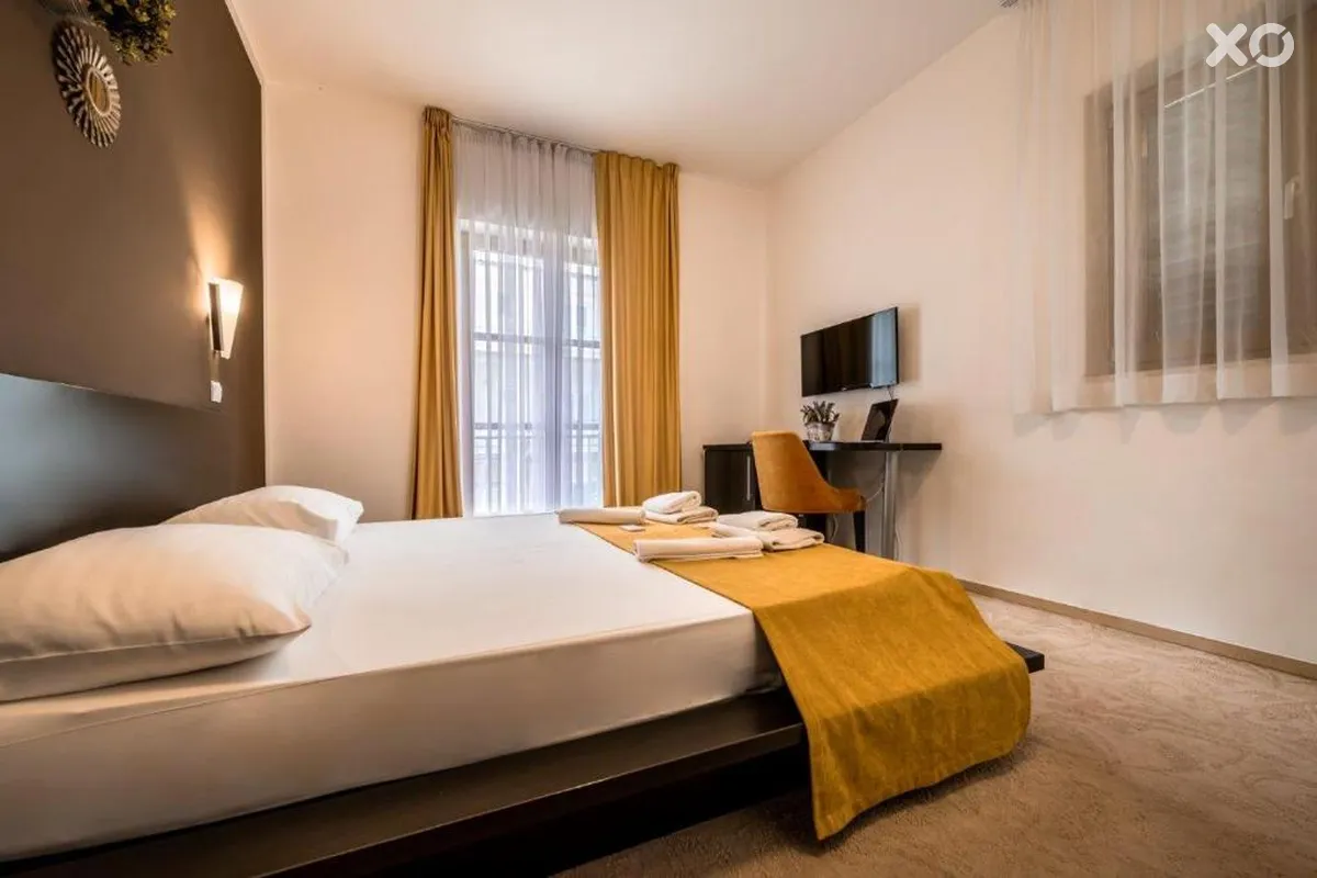Nikola Hotel