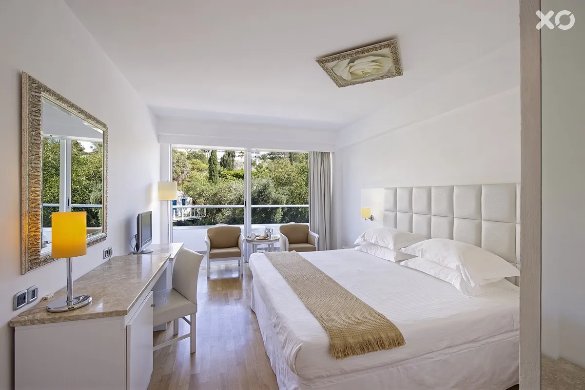 Grecian Sands Hotel