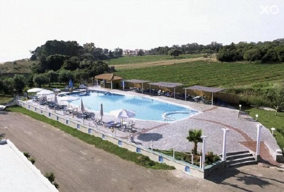 Lintzi Hotel