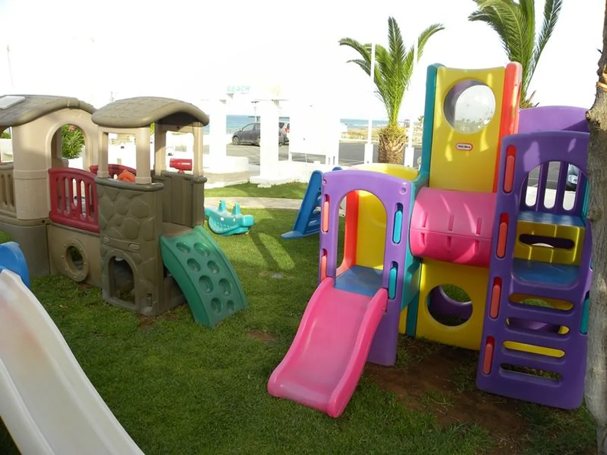 Pola Costa Beach Hotel