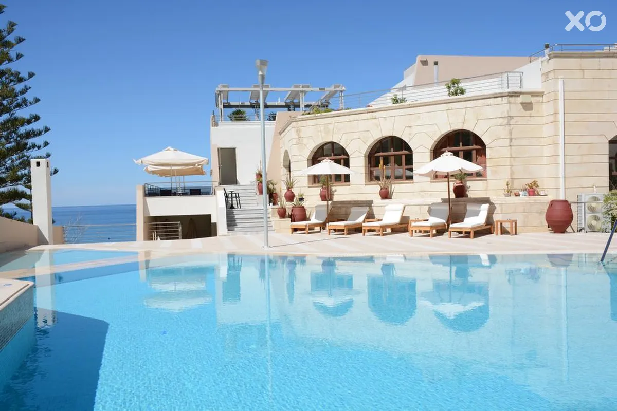 Macaris Suites & Spa