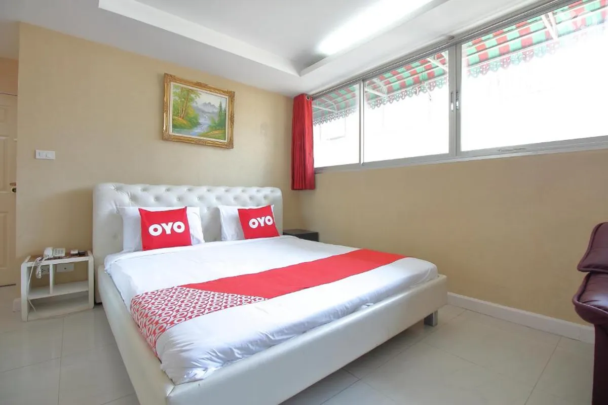 OYO 102 Diamond Residence Silom