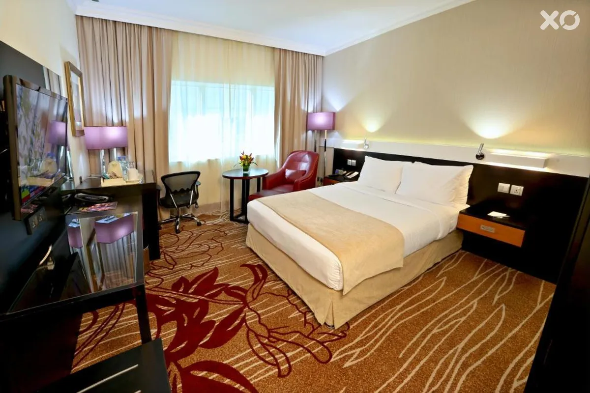 Excelsior Hotel Downtown