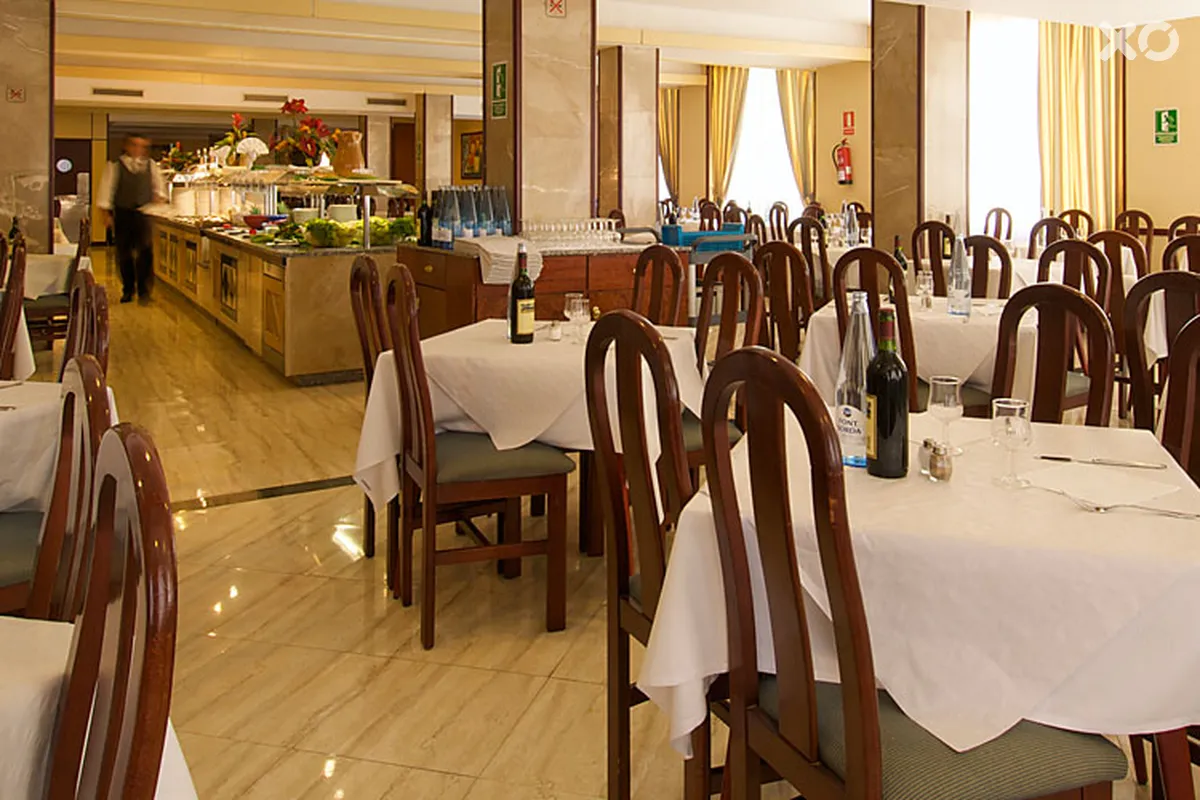 Las Arenas Hotel