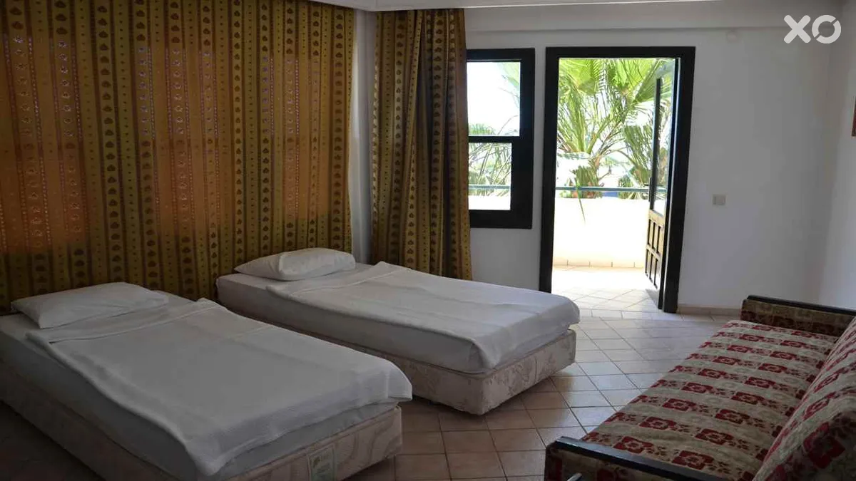 Gold Twins Family Beach Hotel