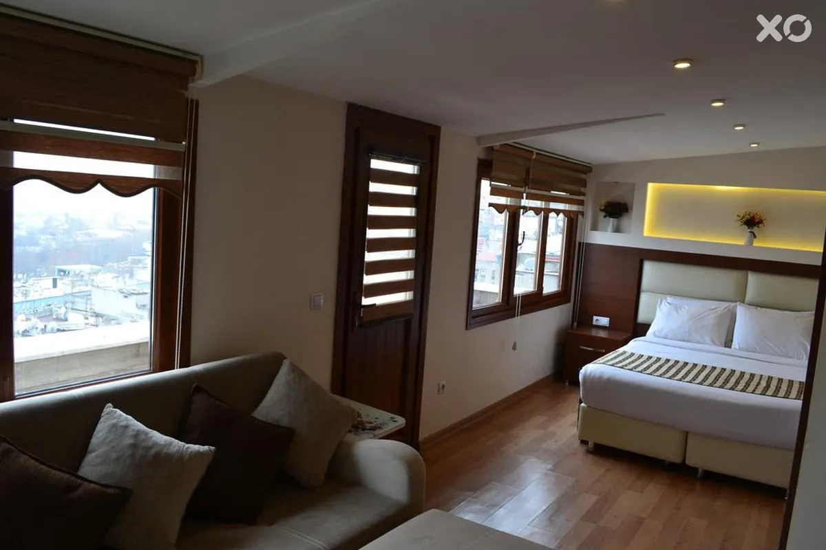 Seven Days Hotel