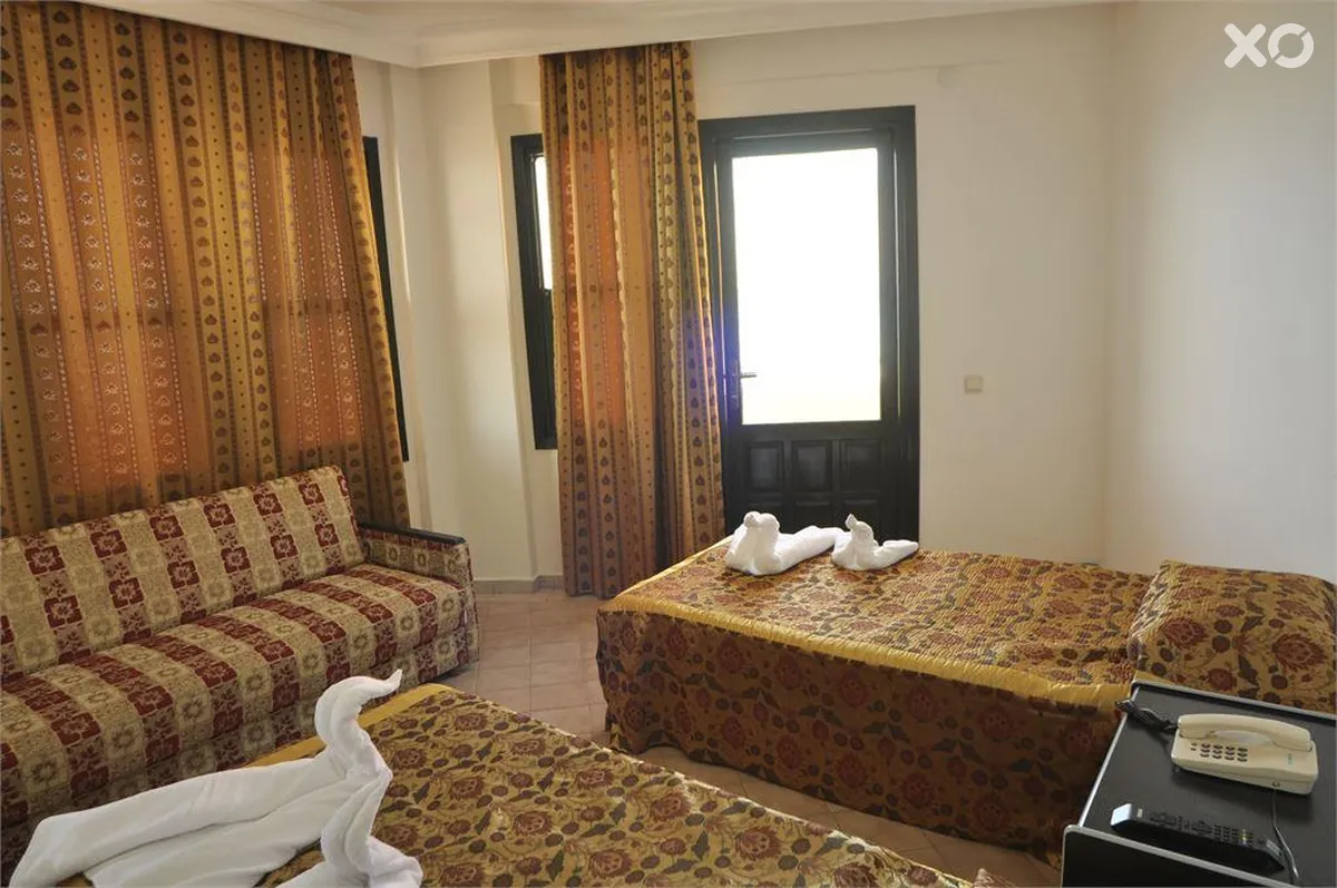 Gold Twins Family Beach Hotel