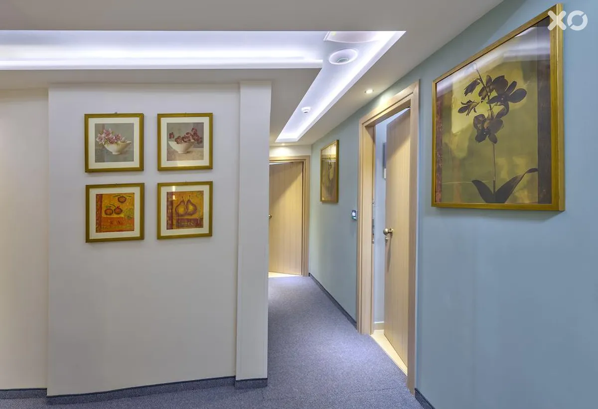 Leonidas Hotel & Apartments