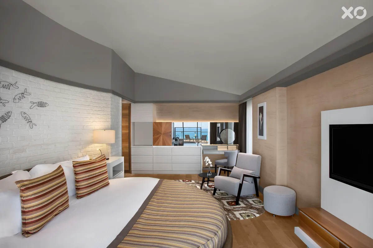 Acanthus Cennet Barut Collection