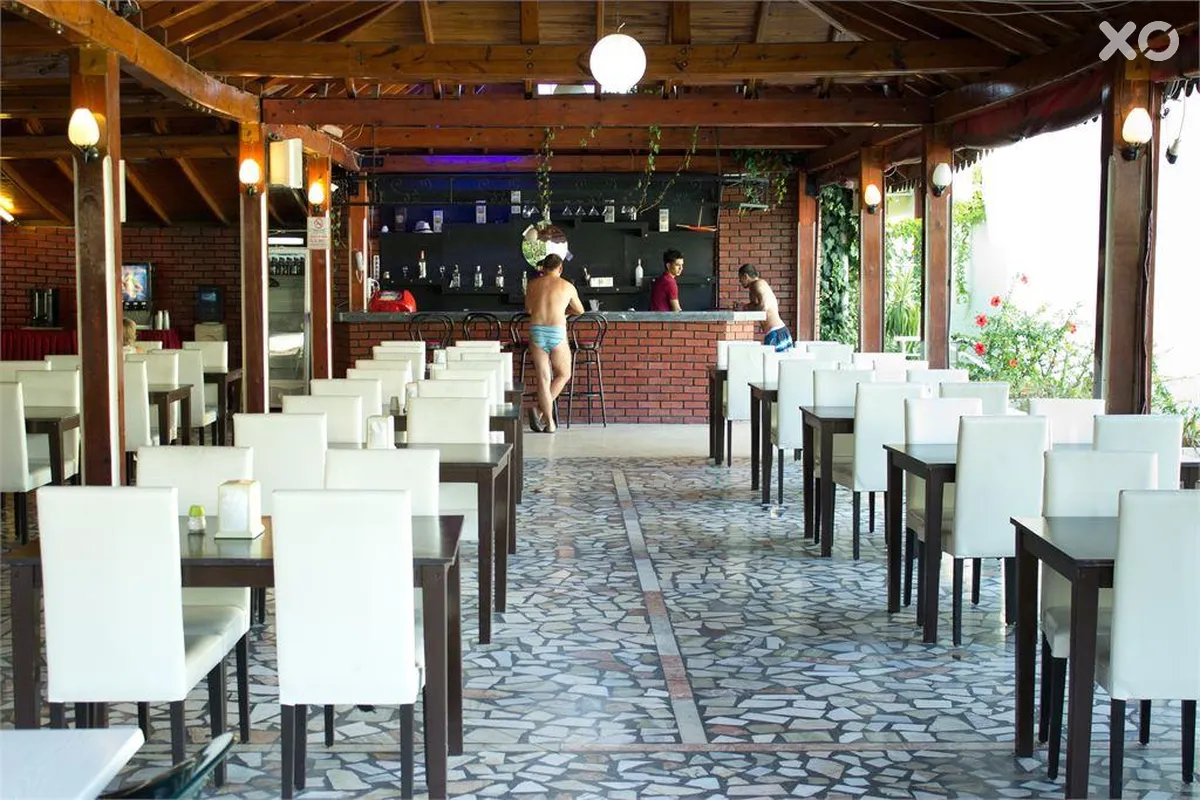 Ares City Hotel