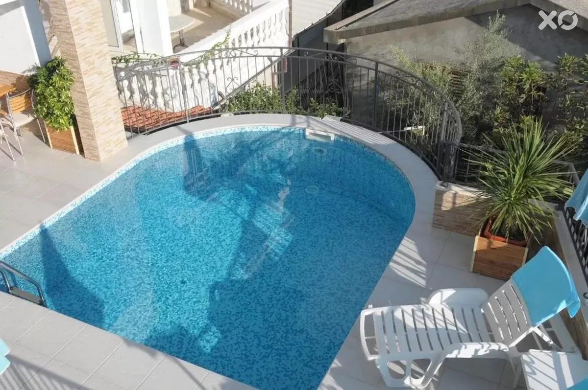Leut Apartments