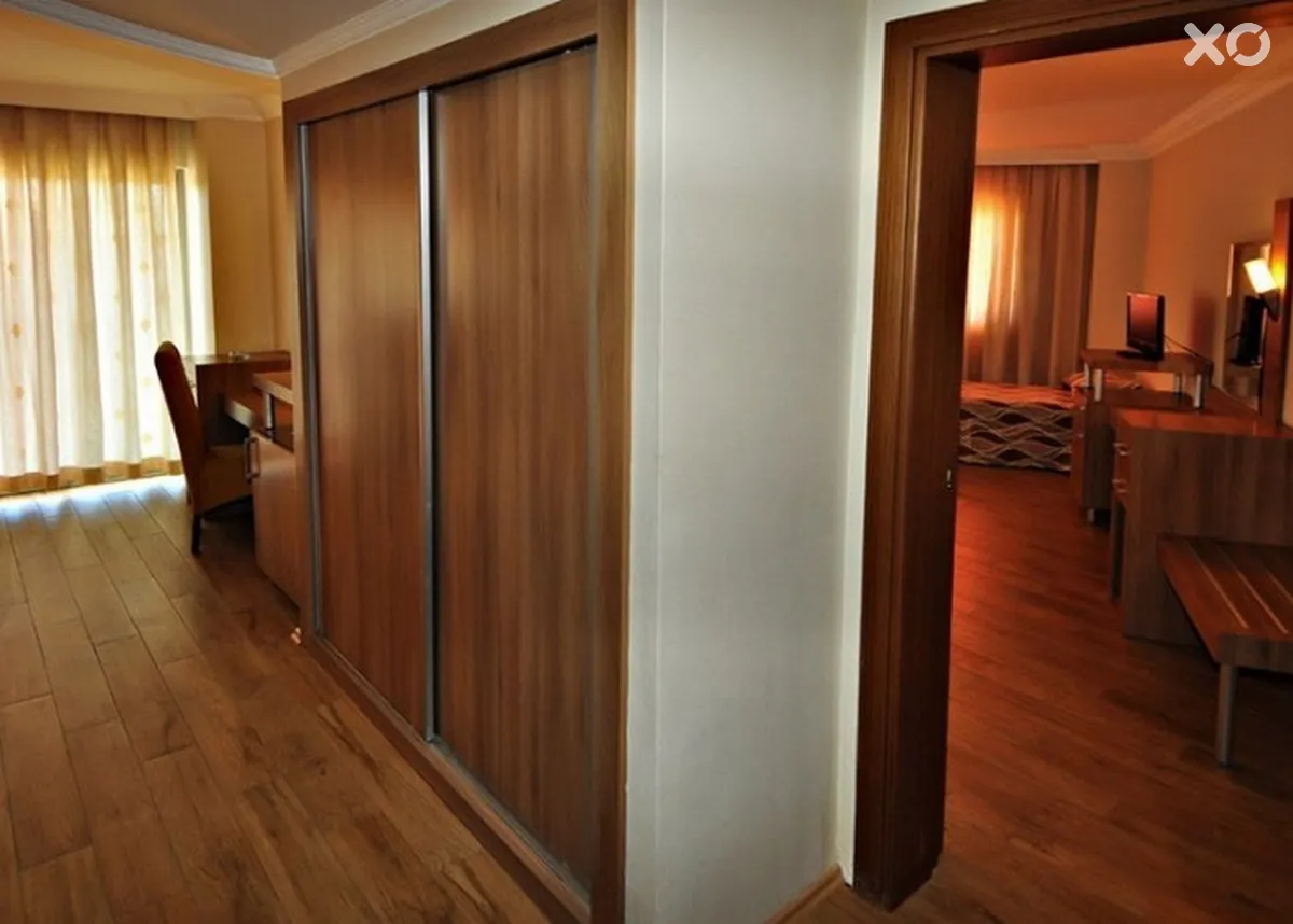 Club Side Coast Hotel