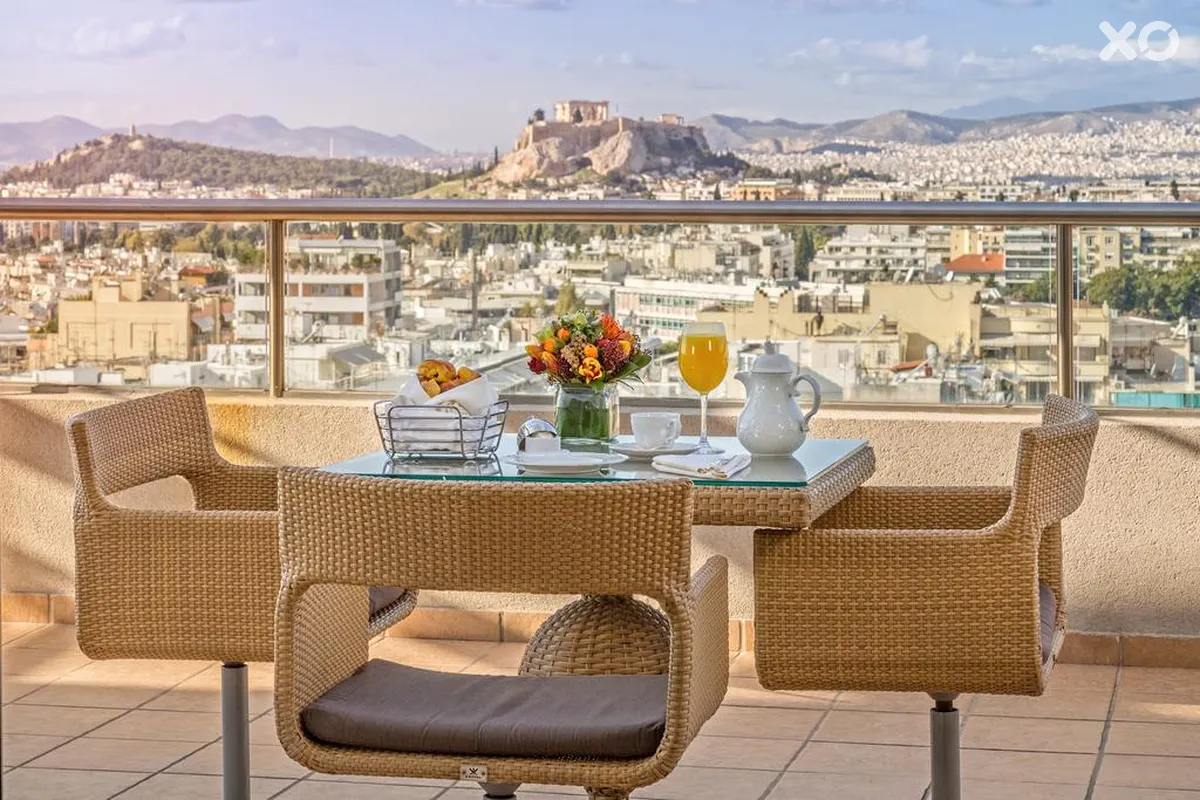 Divani Caravel Hotel