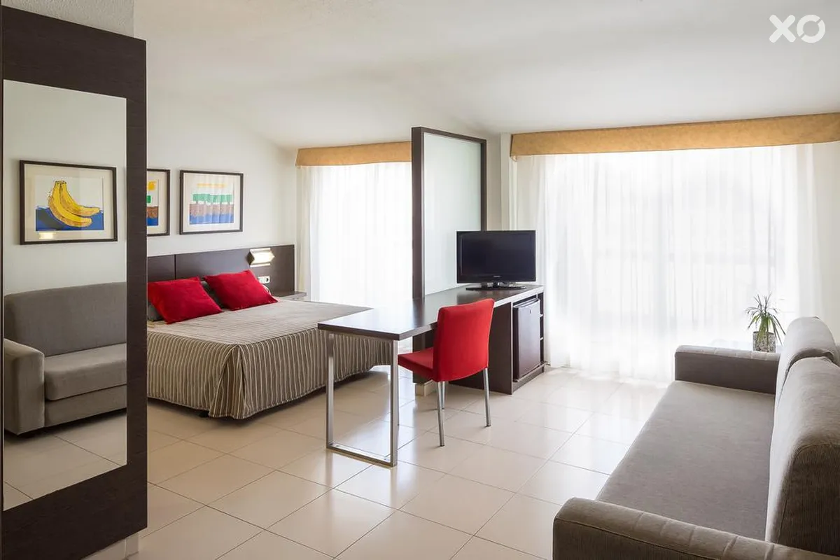 Aqua Hotel Montagut Suites