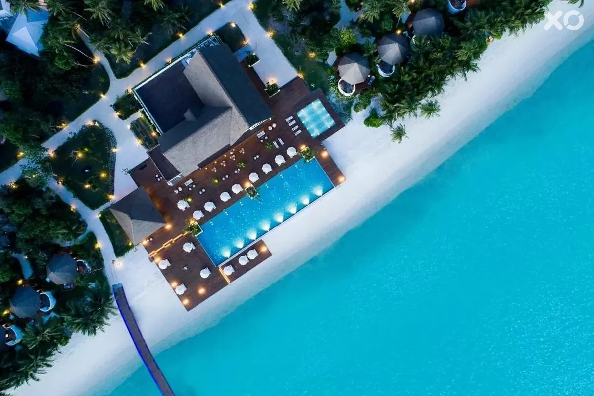 Mercure Maldives Kooddoo Resort