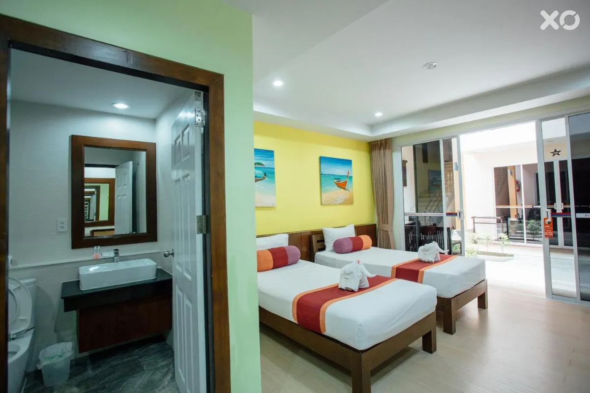 Ark Bar Beach Resort