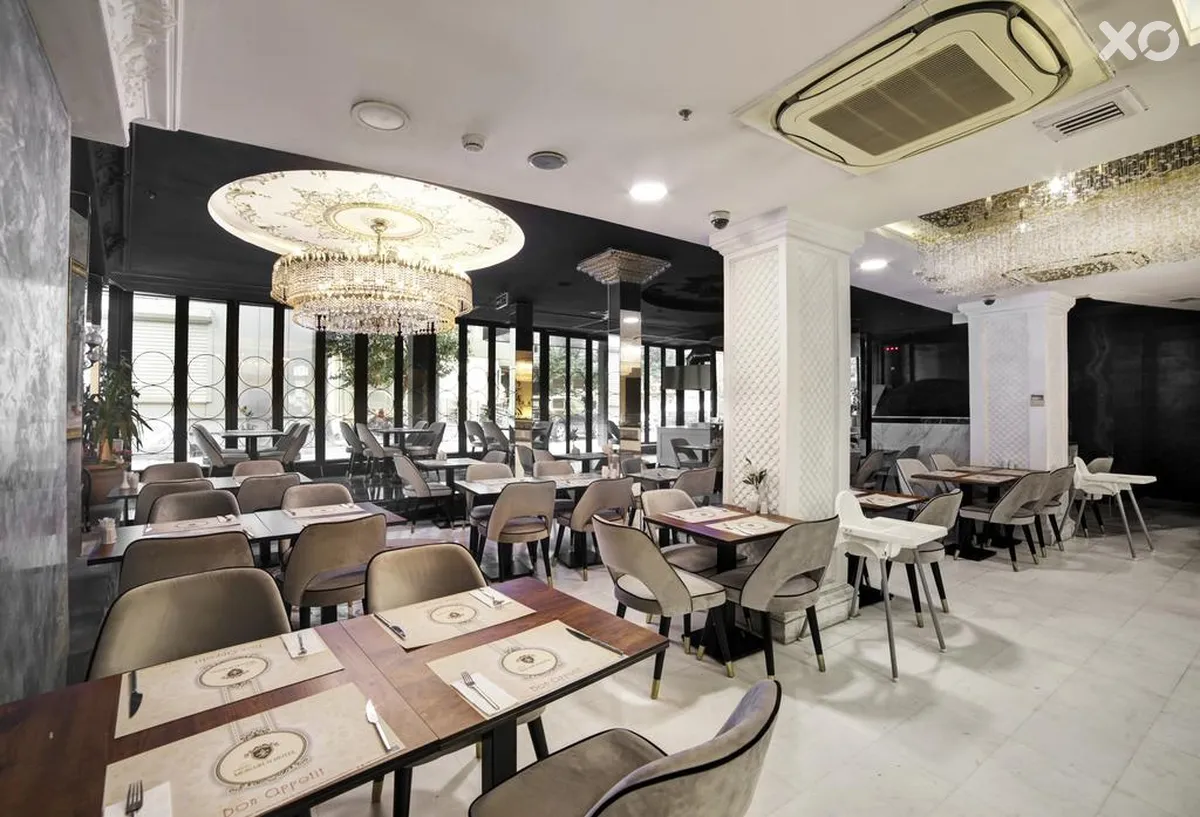 White Monarch Hotel
