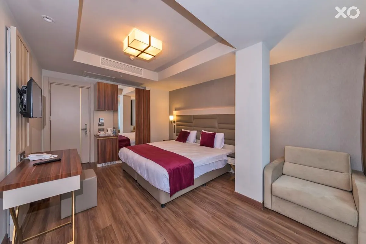 Golden Royal Hotel
