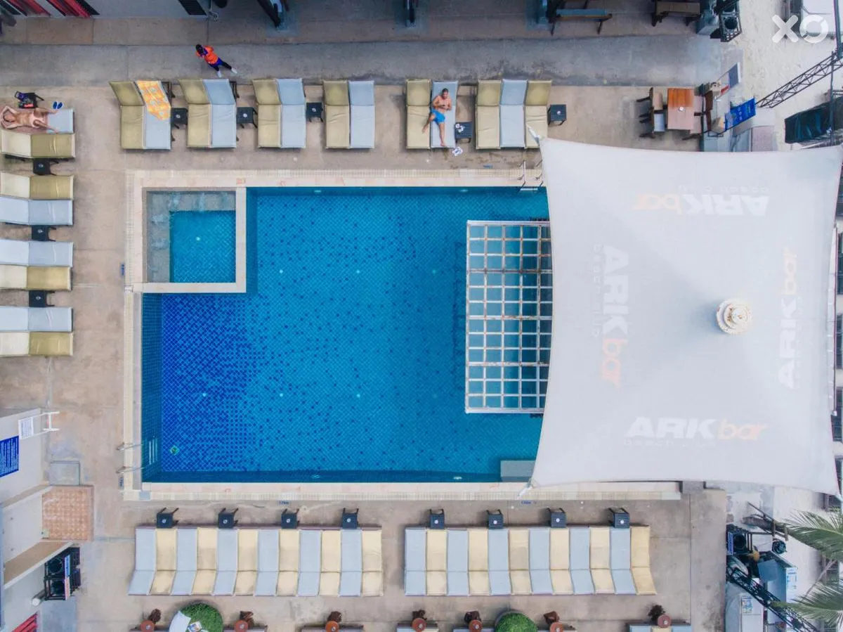 Ark Bar Beach Resort