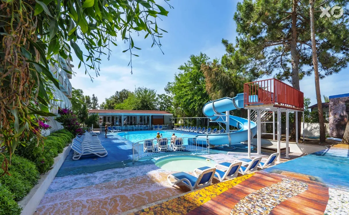 Aperion Beach Hotel