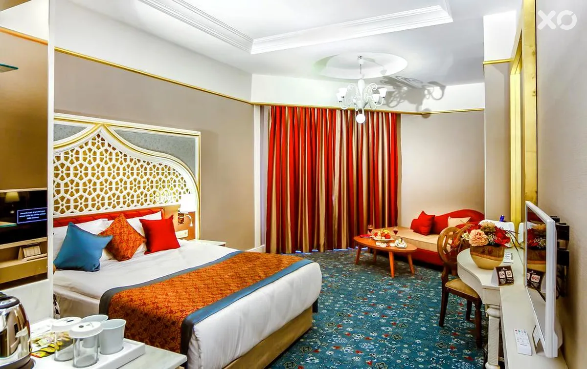 Royal Taj Mahal Hotel