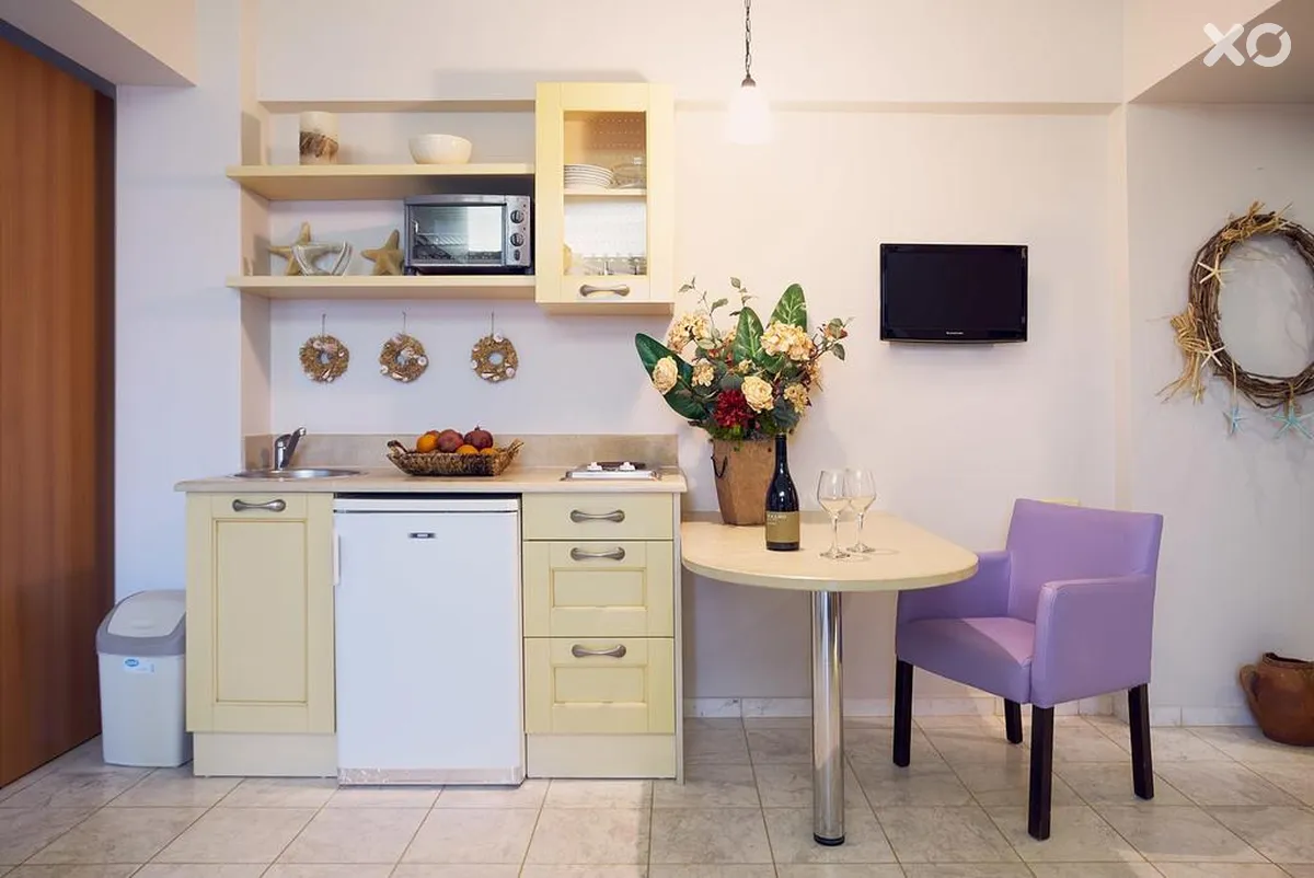 Golden Bay Studios & Apartments