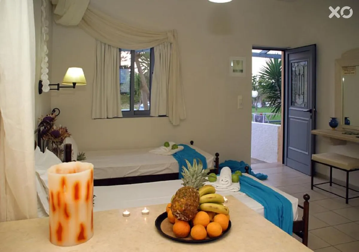 Golden Bay Studios & Apartments