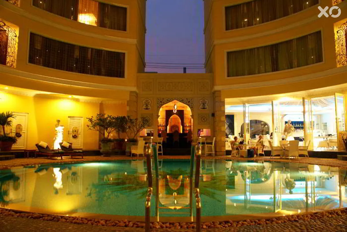 Four Seasons Place