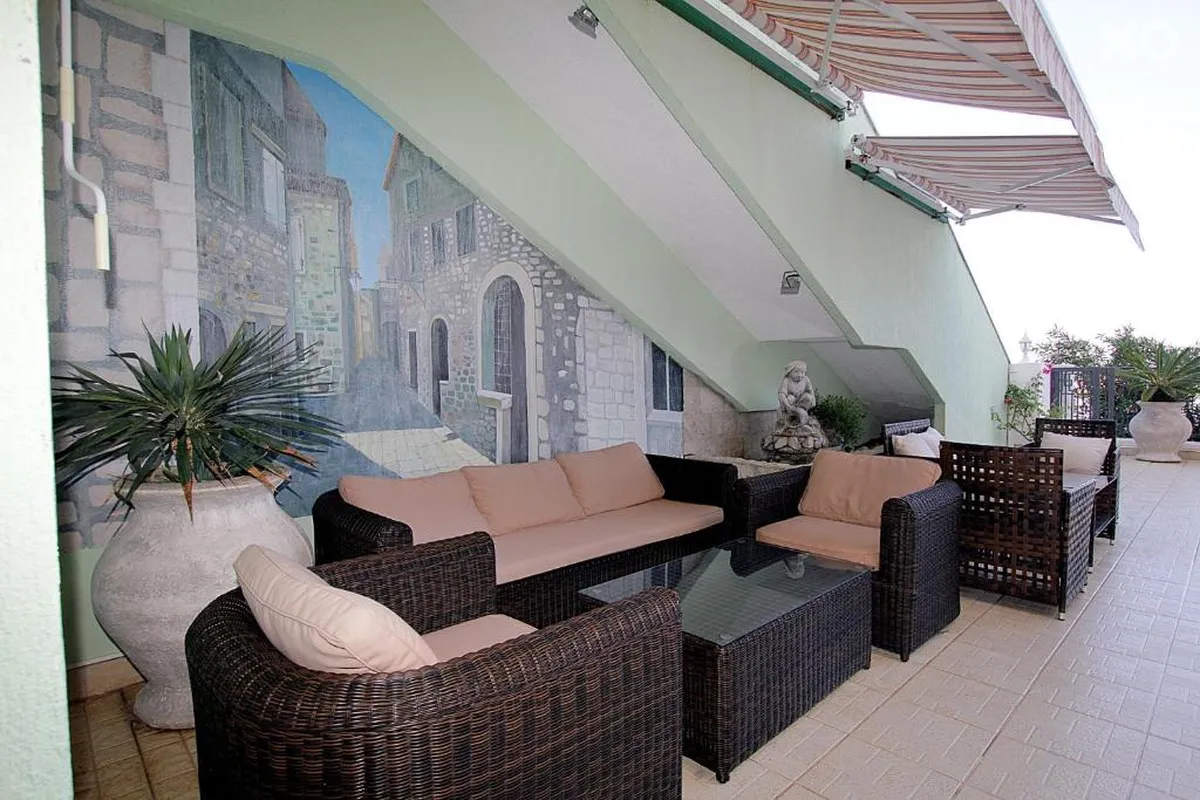 Montesan Apartments