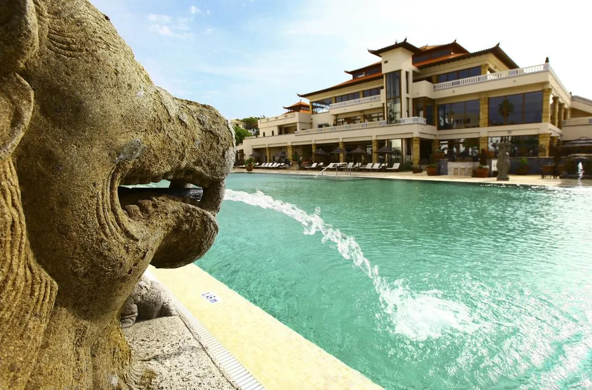 Regency Country Club Apartments & Suites