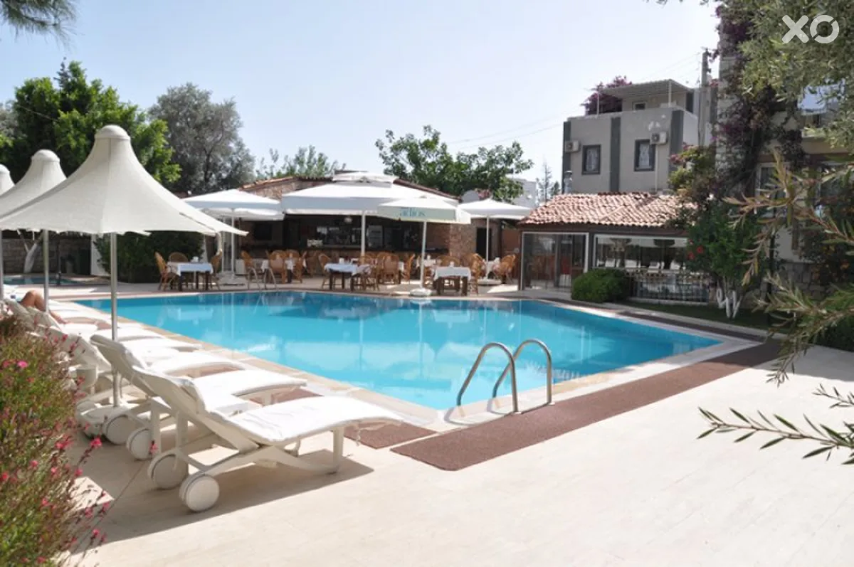 Moonshine Hotel & Suites