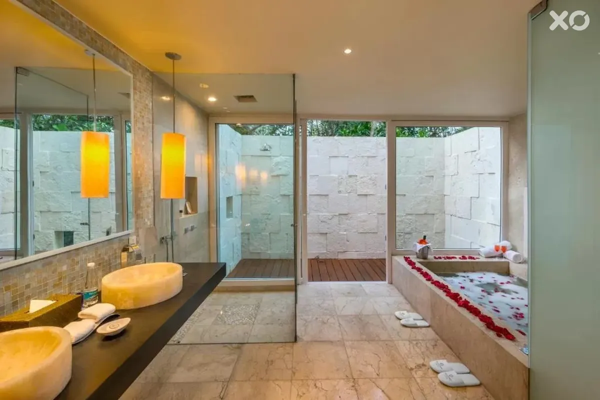 Blue Diamond Luxury Boutique Hotel