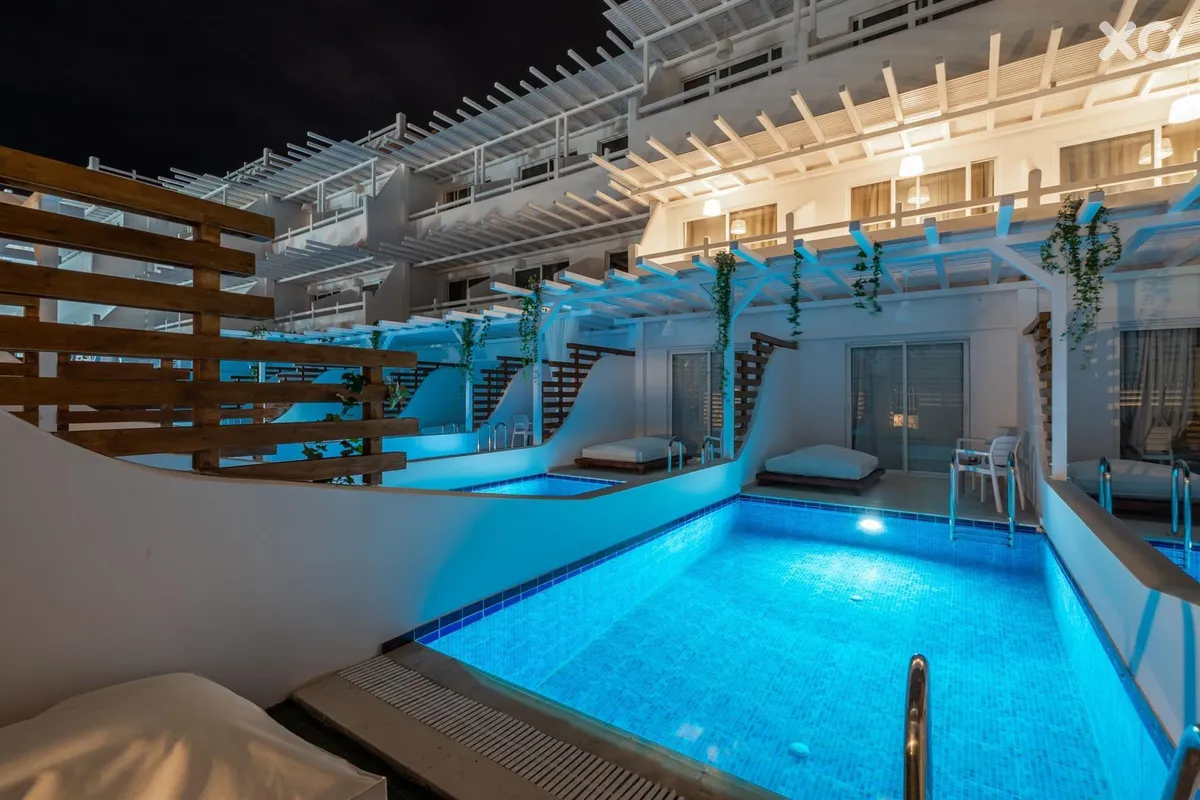 Alex Beach Hotel Bungalows