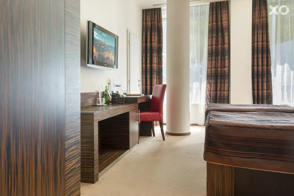 Crystal Palace EA Hotel