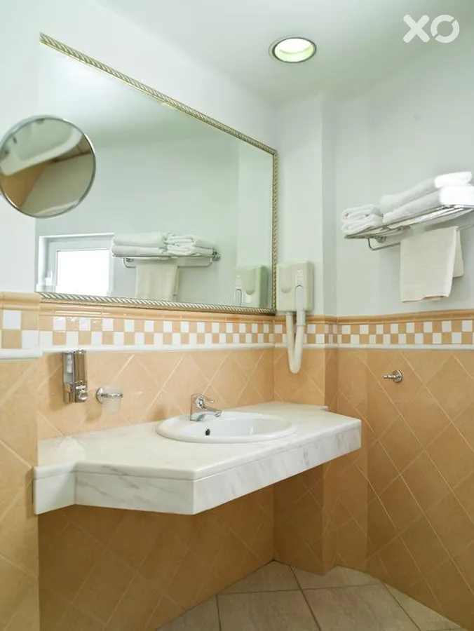Ilisia Hotel
