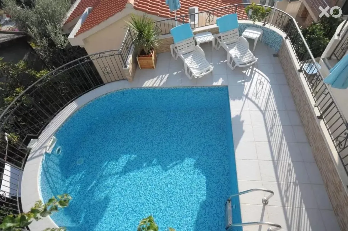 Leut Apartments