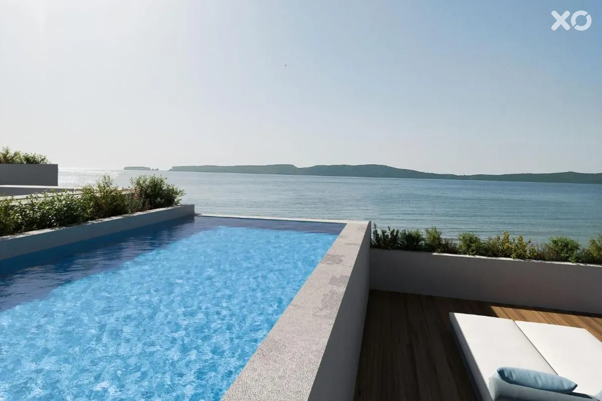 W Costa Navarino