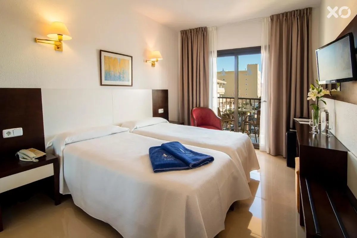 Amoros Hotel