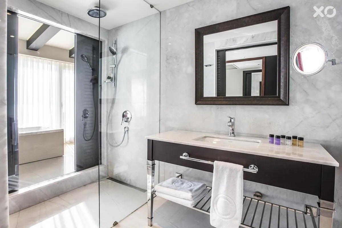 Charisma De Luxe Hotel