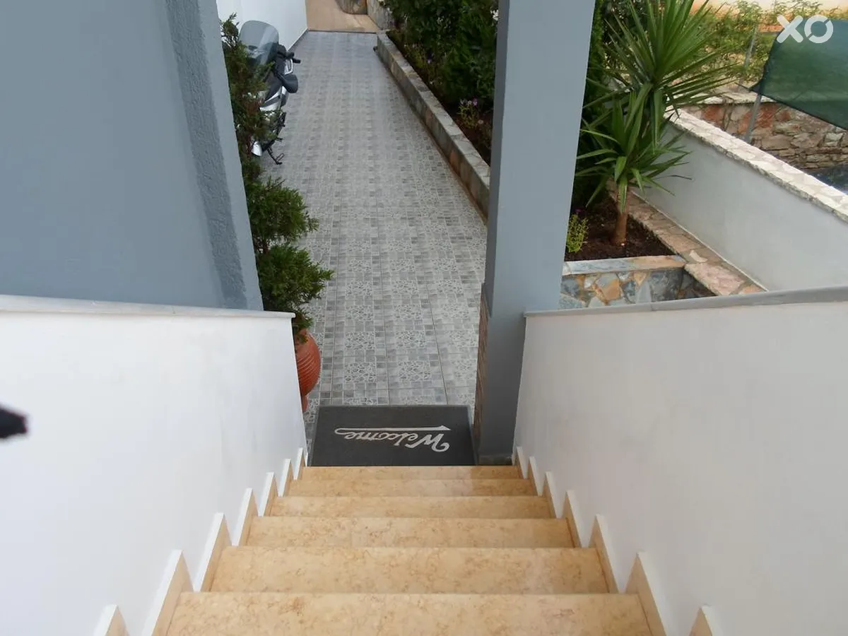 Vila White