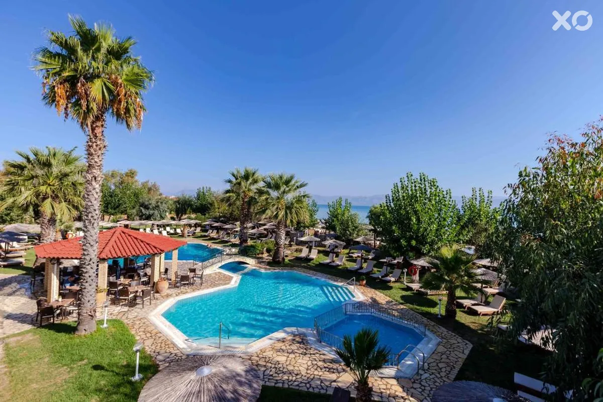 Robolla Beach Aparthotel
