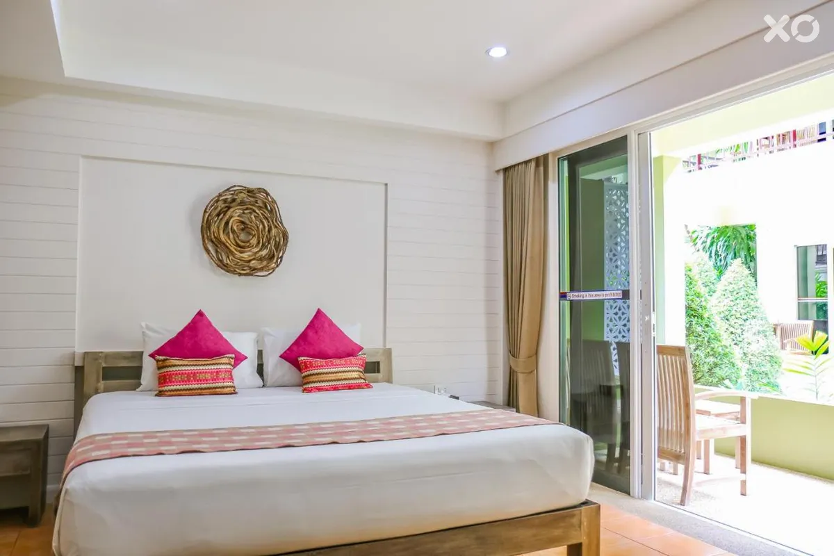 Ark Bar Beach Resort
