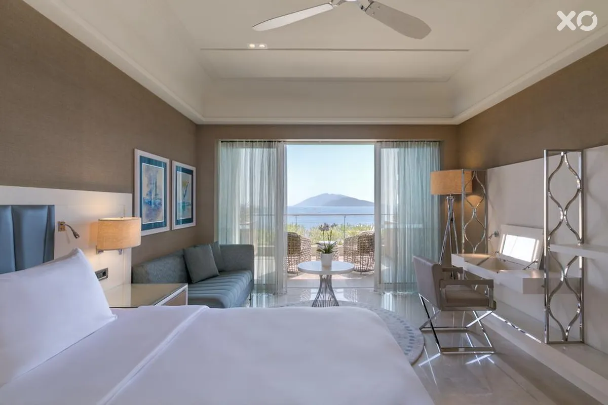 Caresse a Luxury Collection Resort & Spa