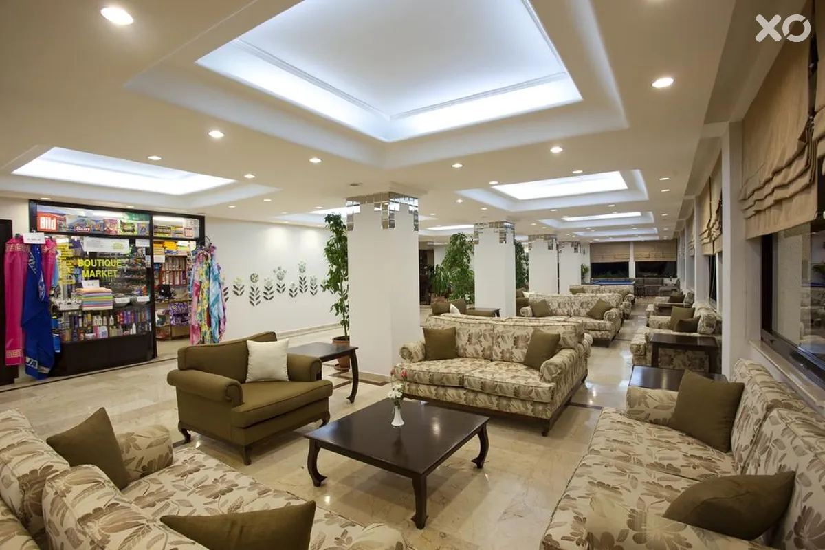 Club Titan Hotel