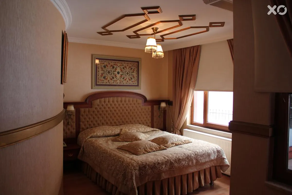 Aruna Hotel