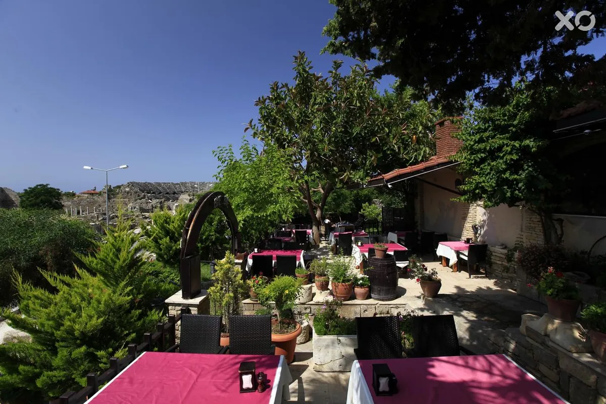 Leda Beach Hotel